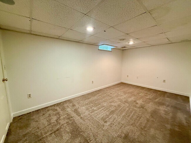 Building Photo - 202 Heatherwood Dr
