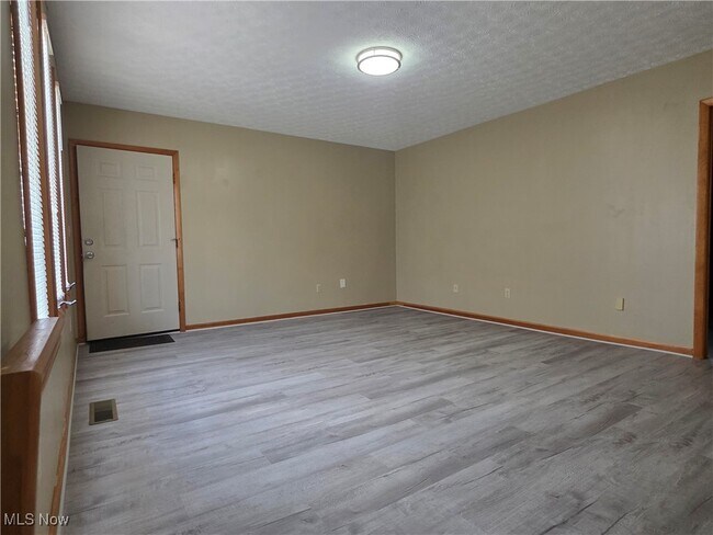 Building Photo - 4146 Lor-Ron Ave