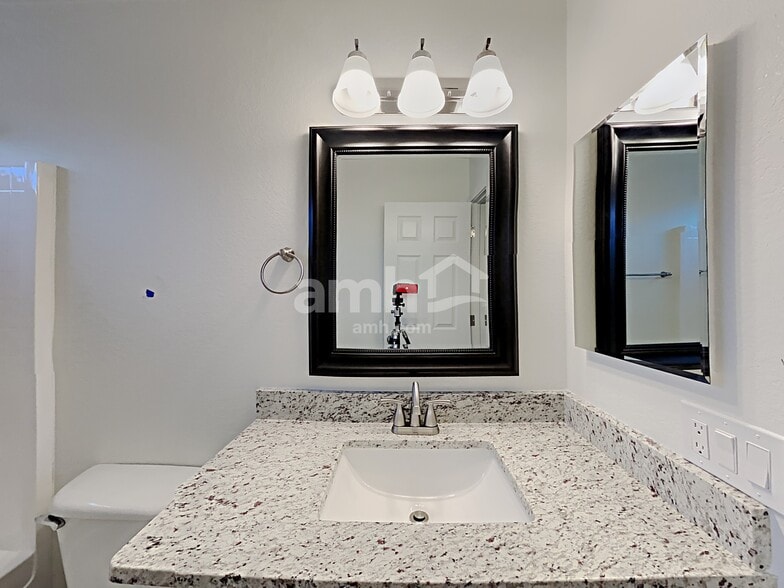 Building Photo - 10383 W Dana Ln