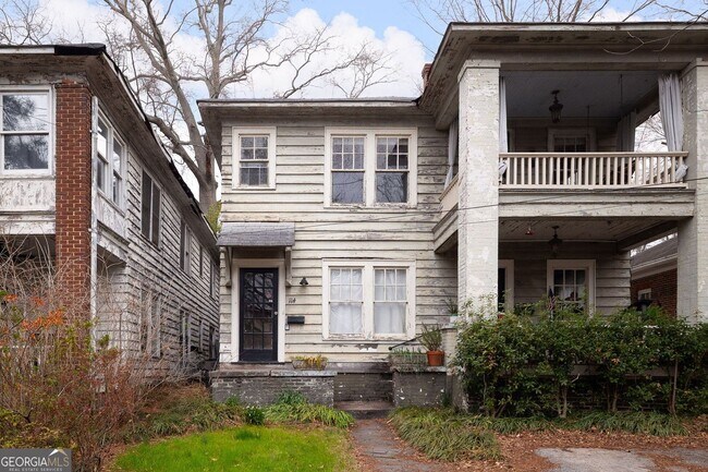 Building Photo - 114 E Maple St