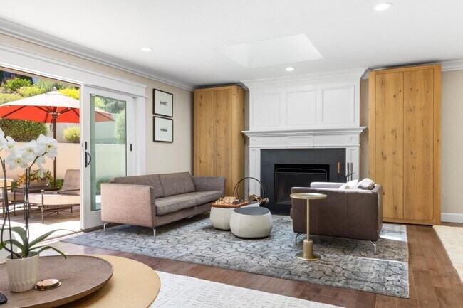 Building Photo - 977 Continental Dr