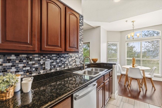 Building Photo - $1,500/mo – 2BR/1BA Condo in Northwest Austin with Stone Fireplace & Balcony