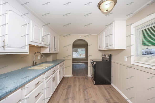 Building Photo - 2709 Fackler Ave