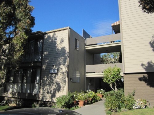 Building Photo - 10585 Missouri Ave