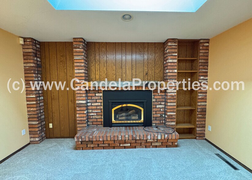 Building Photo - 2970 Shoreham Cir