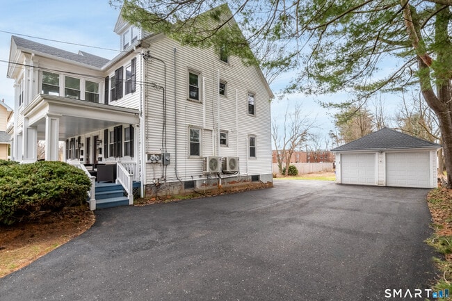 Building Photo - 1699 Boulevard