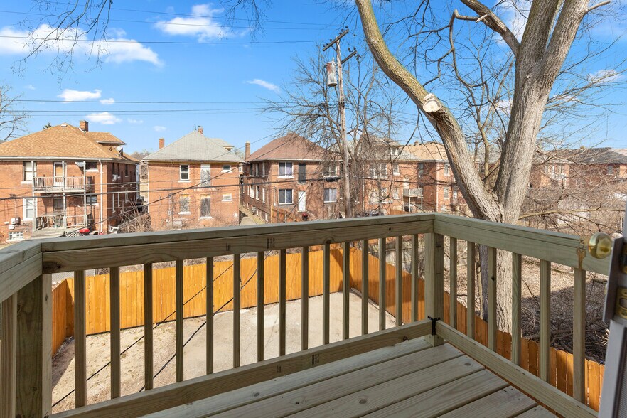 Building Photo - 2986 Cortland St