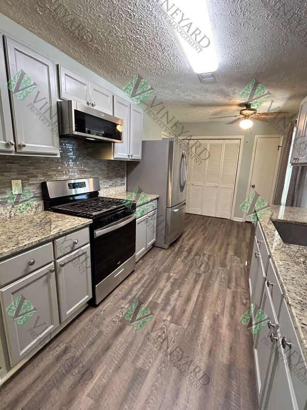 Building Photo - 351 Wood Knoll Ct
