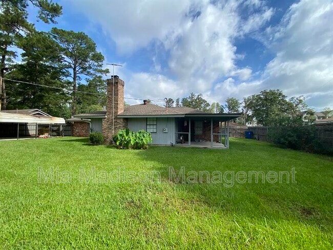 Building Photo - 7 Treadway St