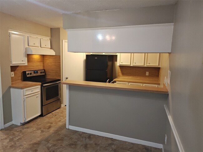 Building Photo - 11514 Meadow Ln