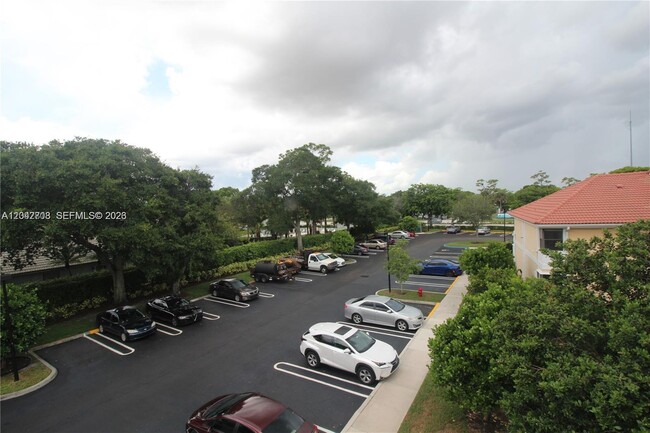 Building Photo - 5641 Riverside Dr