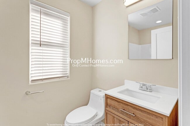 Building Photo - 9597 SE Crystal View Dr