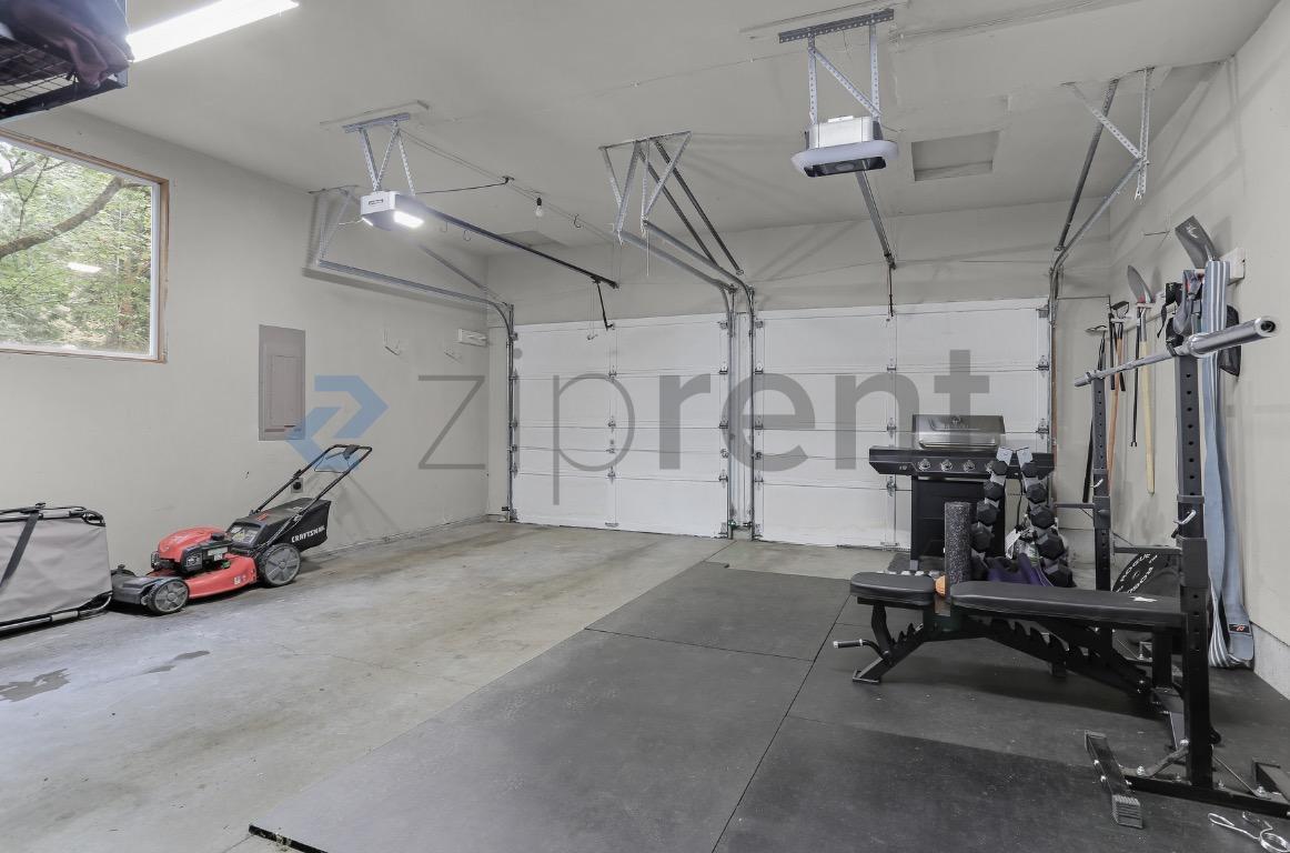 Building Photo - Unit
