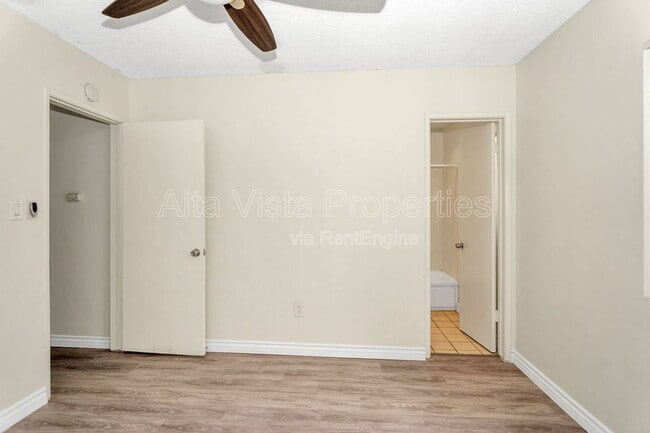 Building Photo - 855 Emerald St