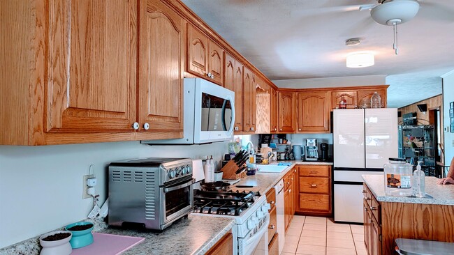 Building Photo - 1012 Fairwater Cir