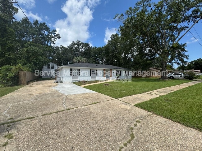 Building Photo - 4213 Queens Ct