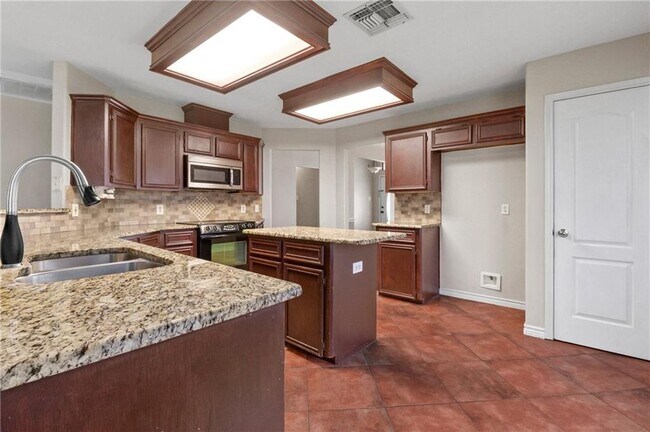 Building Photo - 7902 Snake River Dr