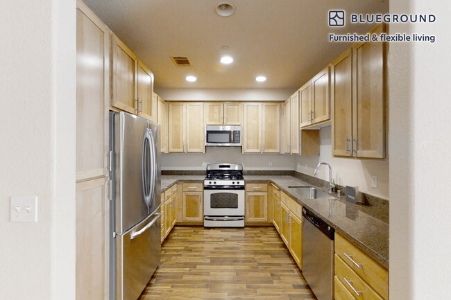 Building Photo - 1099 Admiral Ct