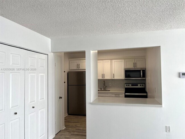 Building Photo - 802 NW 87th Ave