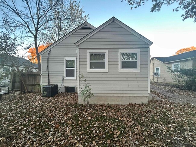 Building Photo - 3569 Bayliss Ave