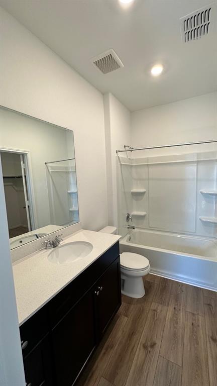 Building Photo - 340 The Bad Wy