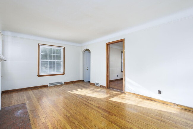 Building Photo - 10929 Worden St