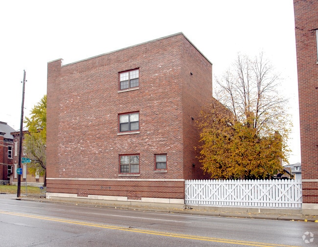Building Photo - 701 E 21st St