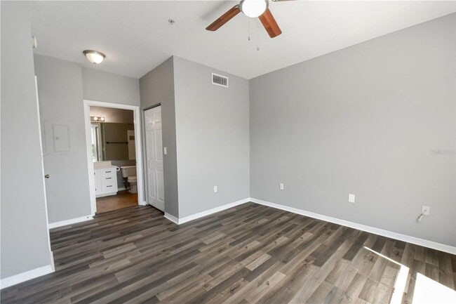 Building Photo - 5610 Pinnacle Heights Circle - #306