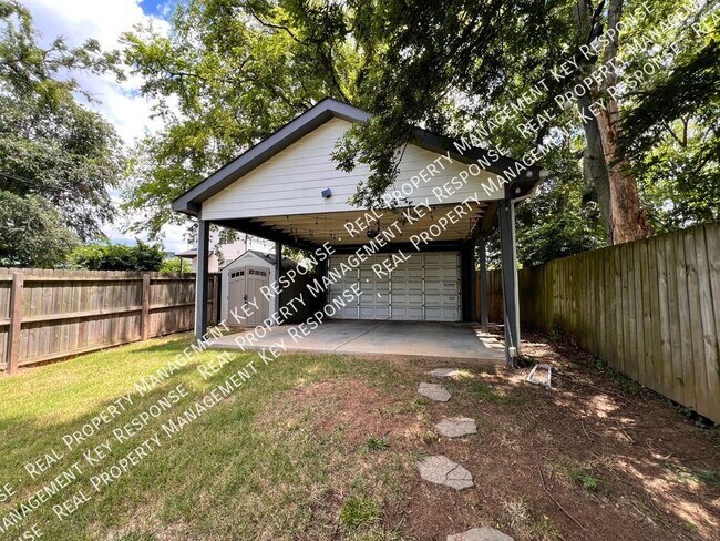 Building Photo - 1736 16th Ave N