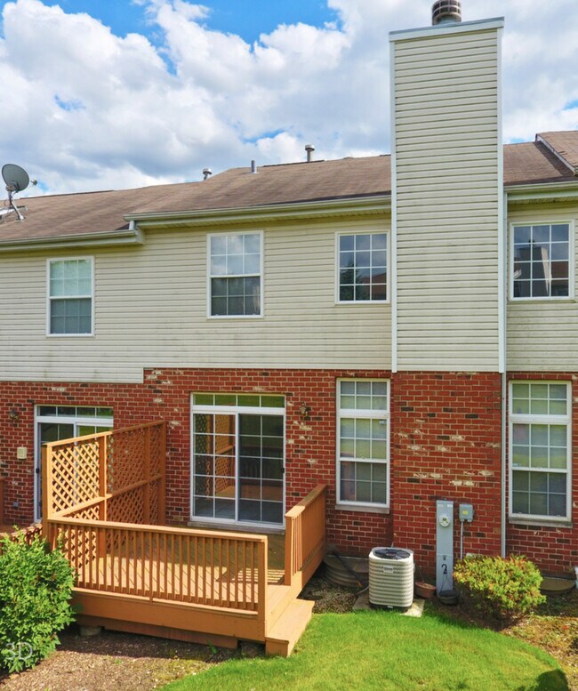 Building Photo - 553 Goodwin Dr