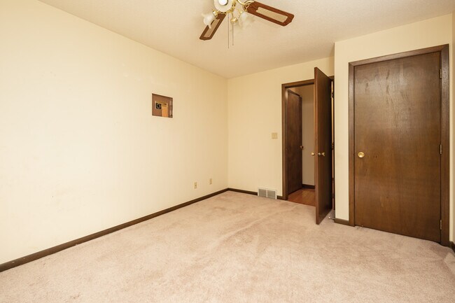 Building Photo - 3385 37th Ave