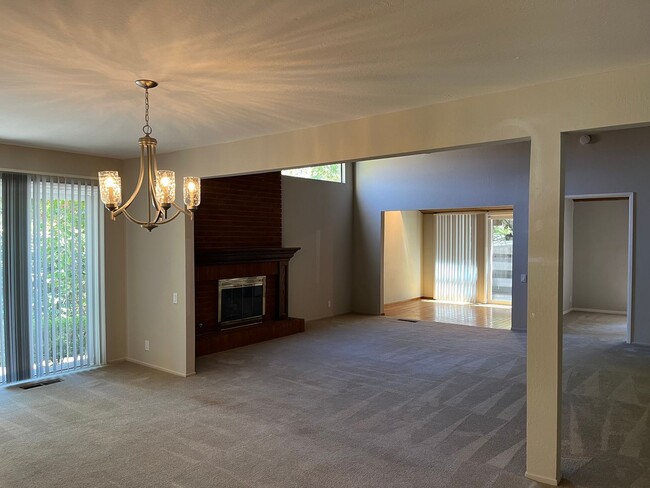 Building Photo - Single Level 2BR/2BA Home in Moraga COUNTR...