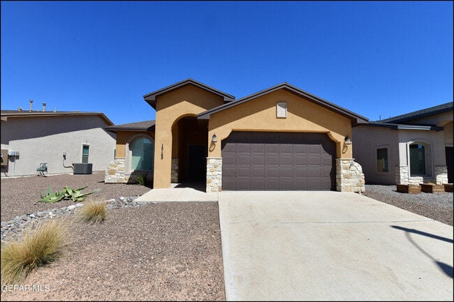 Building Photo - 15149 Imagine Dr