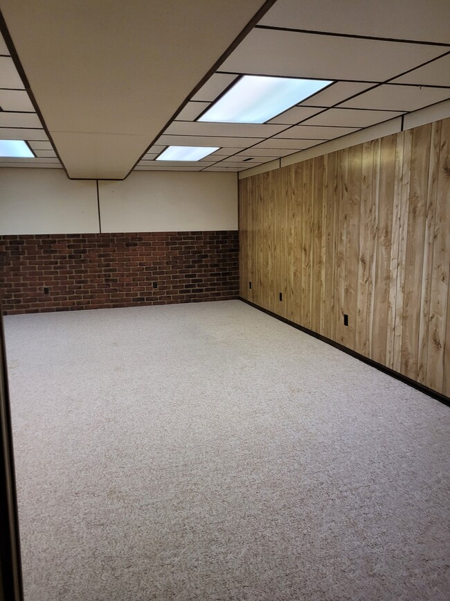 Building Photo - 2215 New Hampshire St