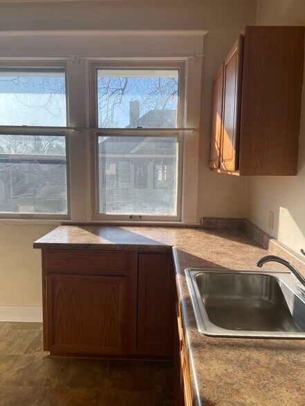 Kitchen bedroom - 807 Dousman St
