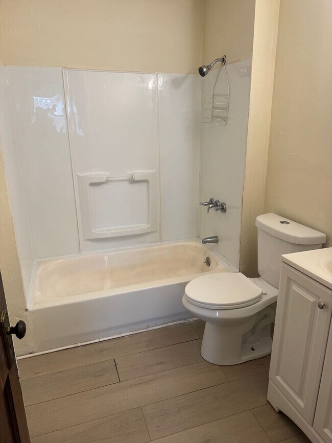 Building Photo - 9402 Pierpont Ave