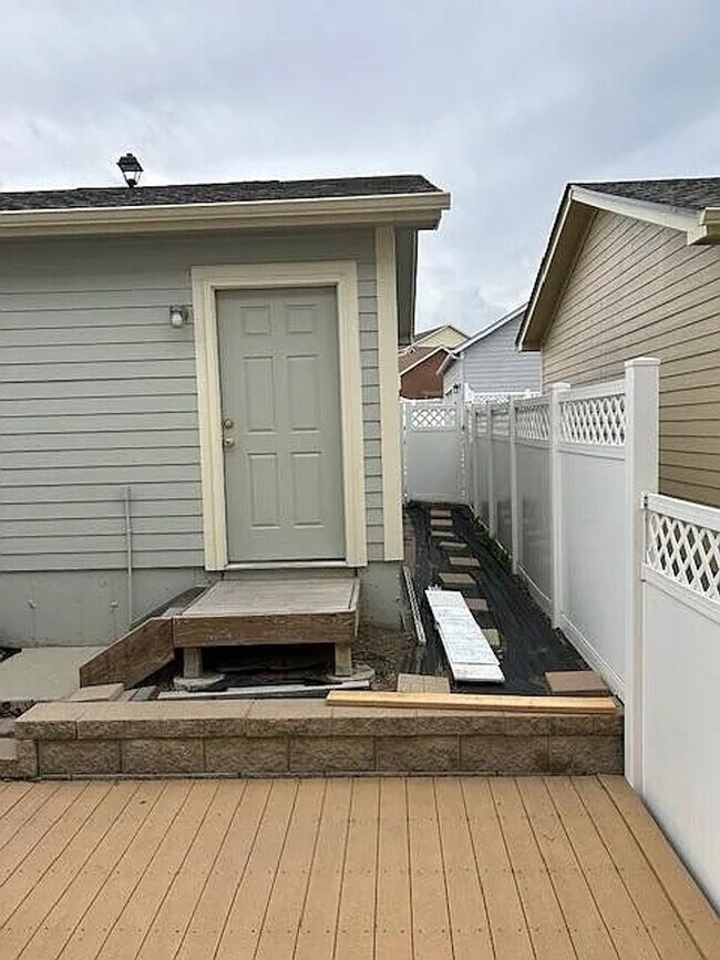 Building Photo - 3 Bed | 2.5 Bath Townhome In School District #2