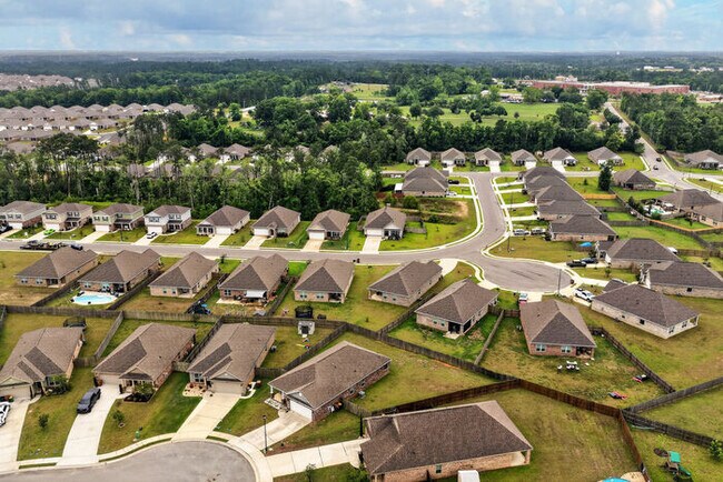 Building Photo - 15610 Ridge Ct