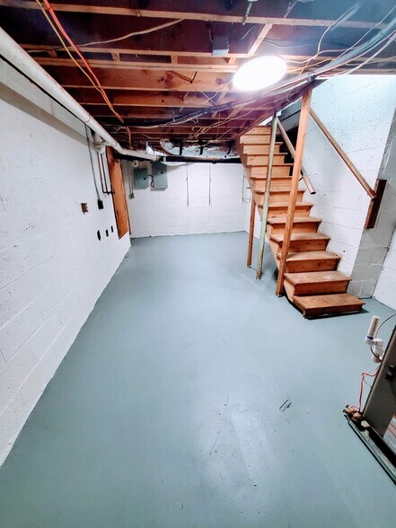 Unfinished basement - 1324 Kenwood Street