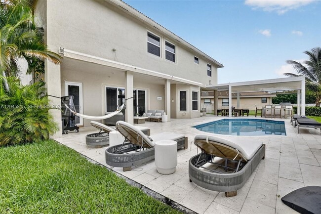 Building Photo - 981 Waterside Cir