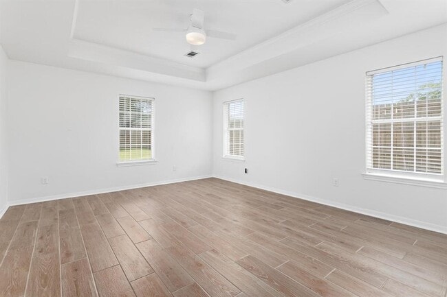 Building Photo - 7673 Rosewood Dr