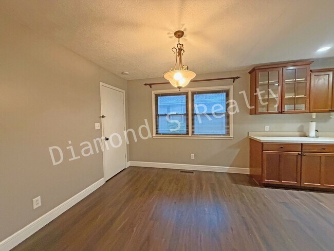 Building Photo - 3417 S Virginia Ave