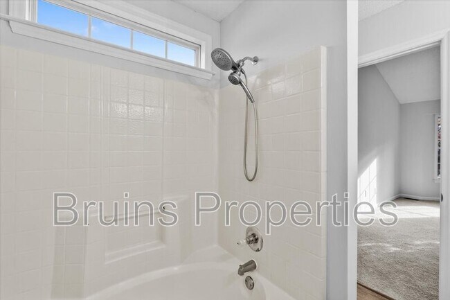 Building Photo - 3011 Butterwood Dr