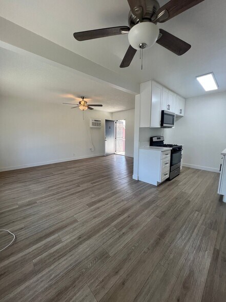 Building Photo - 10761 Palma Vista Ave