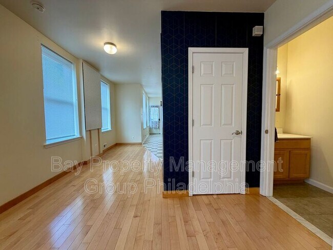 Building Photo - 3847 Spring Garden St