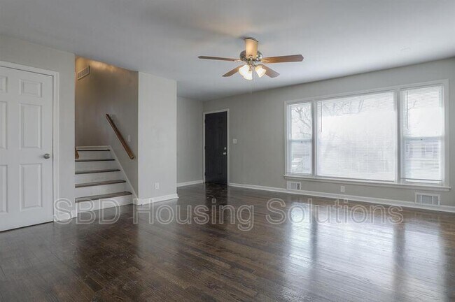 Building Photo - 6200 E 102nd Terrace