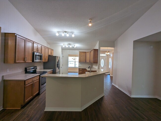Building Photo - 9768 Parker Lake Cir