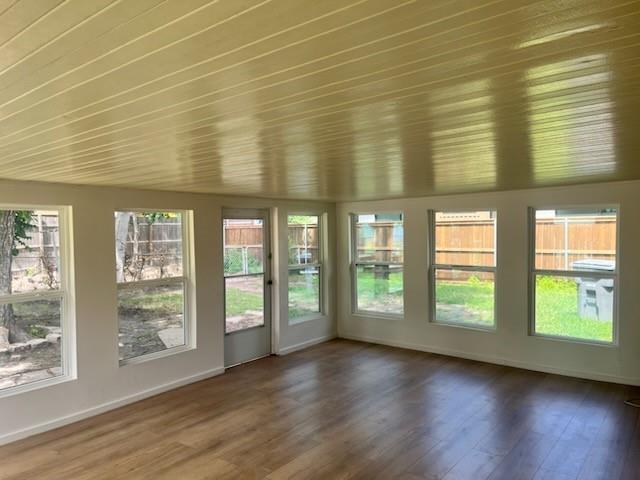 Building Photo - 2539 Highwood Dr
