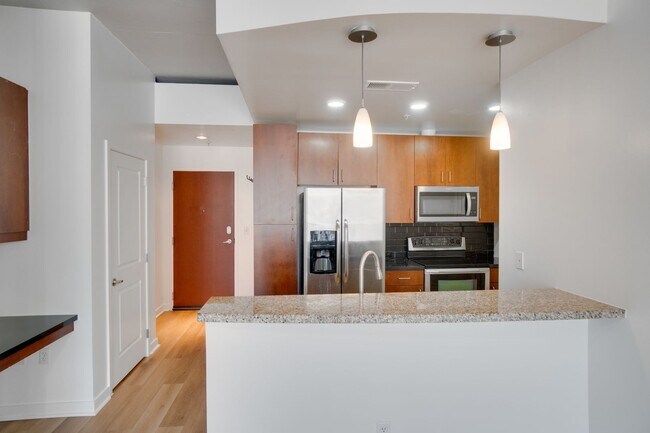 Building Photo - 155 S Court Ave