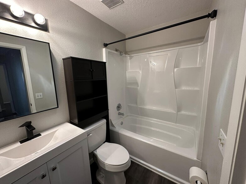 Bathroom 2 - 7393 Landmark Dr